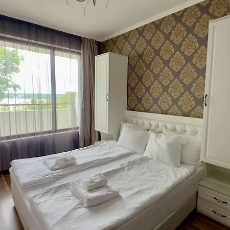 Green Paradise Deluxe Apartments Primorsko Exterior photo
